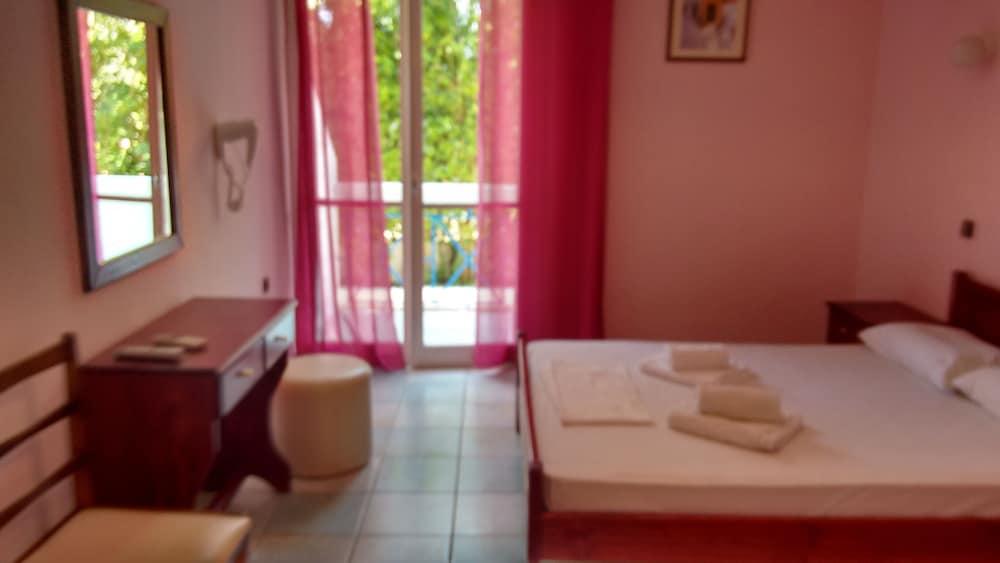 Francisco Beach Hotel Agios Andreas  المظهر الخارجي الصورة