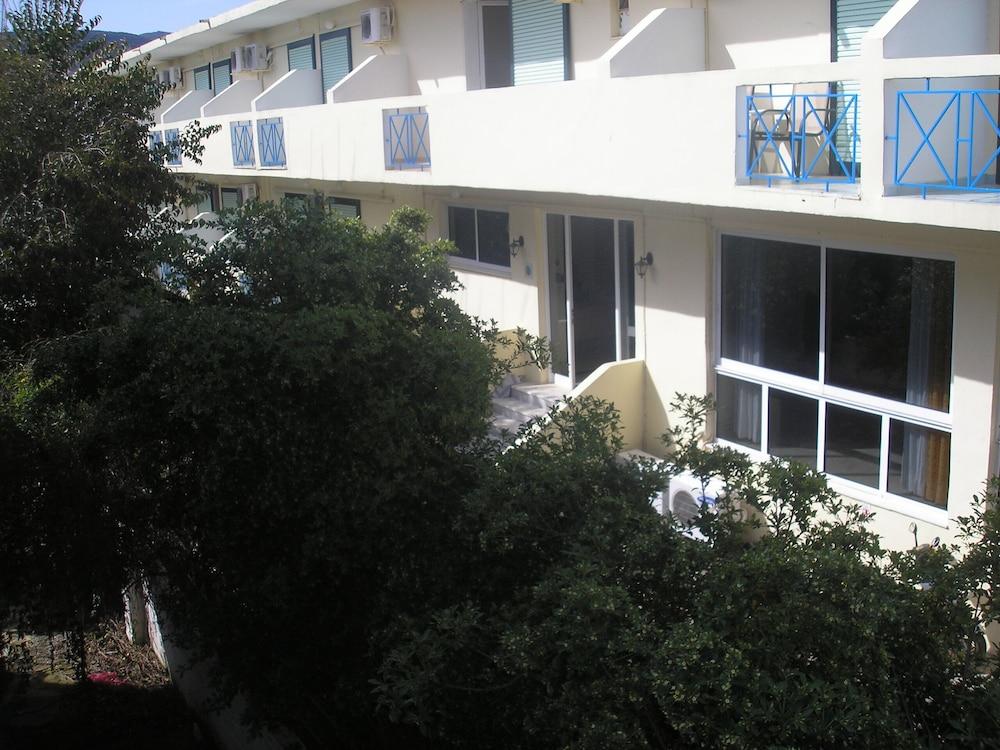 Francisco Beach Hotel Agios Andreas  المظهر الخارجي الصورة