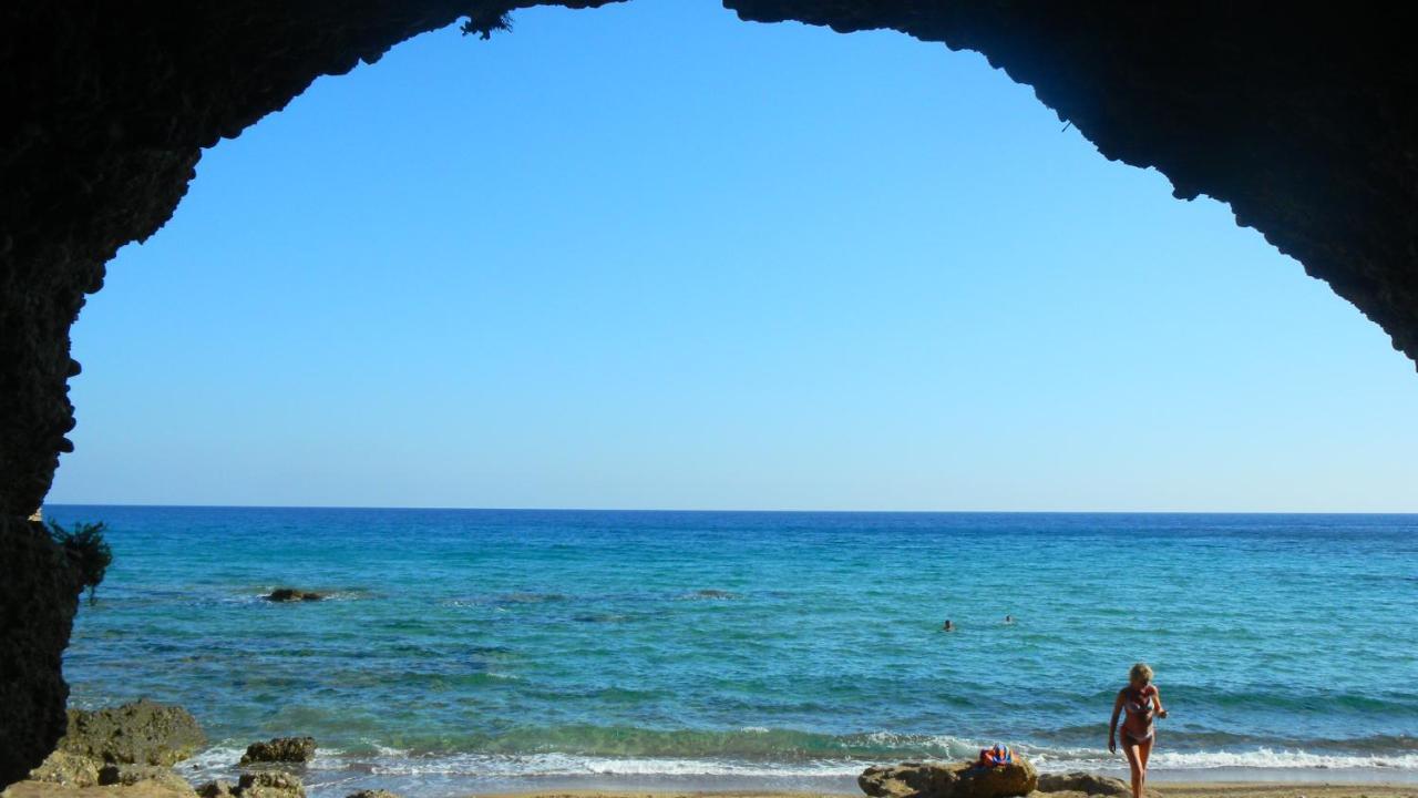 Francisco Beach Hotel Agios Andreas  المظهر الخارجي الصورة